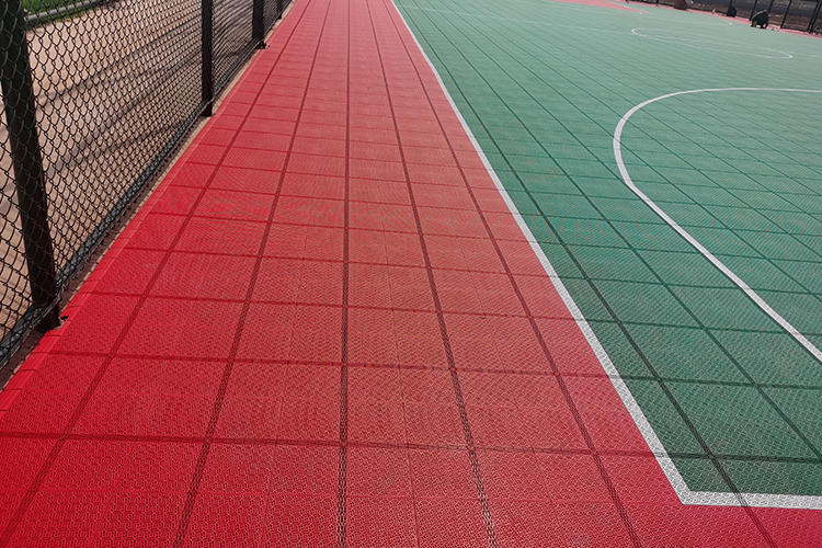 What should be considered in the installation design of the basketball court sports floor？